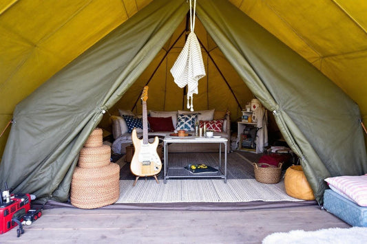 Histoire de la tente : des origines militaires au camping moderne